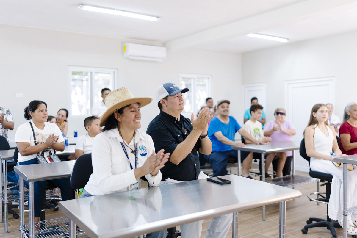 Con el proyecto se unen en un modelo colaborativo: la educación ambiental, oficios, gestión sostenible y profesionaliación local, por el apoyo de la Fundación Luis von Ah y aliados estratégicos. Foto: Asociación Guatemalteca de Historia Natural.