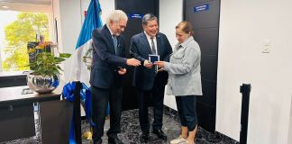 Guatemala inaugura nuevos Centros de Impresión de Pasaportes en CDMX y Cancún.