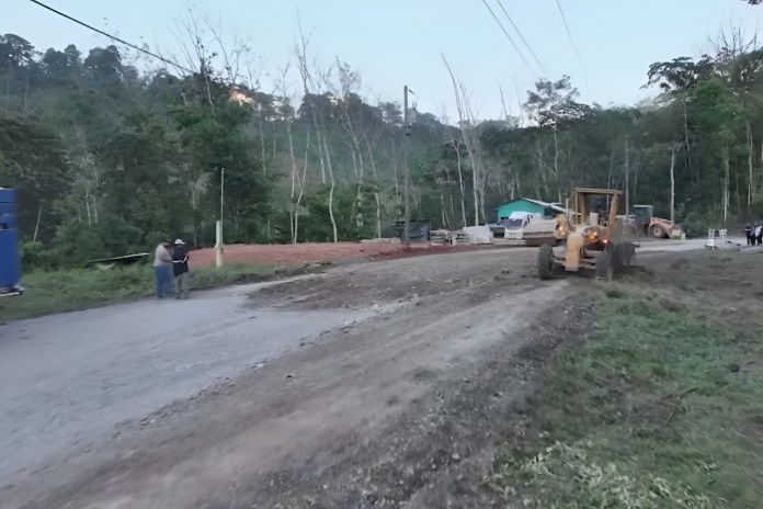 Gobierno da inicio a trabajos de mantenimiento y terracería en rutas rurales de país.