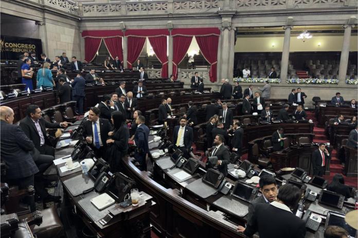 Congreso de la República no llega a consensos para la crisis de los precios de combustibles y rompen quorum. Foto La Hora: José Orozco
