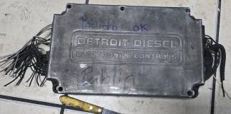 Detenidos en flagrancia cuando sustraían computadora automotriz valorada en Q10 mil. Foto La Hora: PNC.