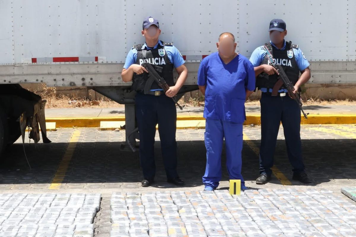 Guatemalteco es arrestado tras decomiso de 1.3 toneladas de droga por parte del gobierno de Nicaragua