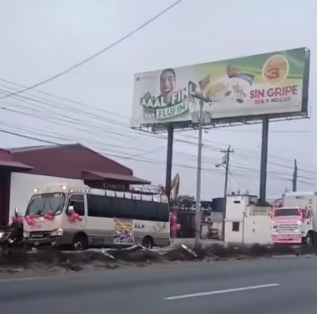 Caravana que se moviliza desde la CA-1 Occidente. Foto La Hora: FB