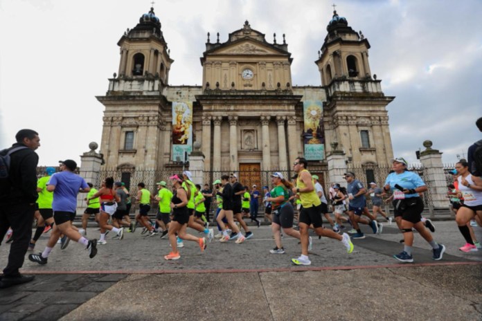 Municipalidad presenta la Maratón Ciudad de Guatemala 2026 con recorrido por puntos emblemáticos.