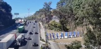 El personal a cargo del mantenimiento del colector lleva más de dos semanas trabajando en la zona, mientras que el CIV anunció que el plazo se podría extender cinco semanas más. Foto La Hora: captura de pantalla PMT de Villa Nueva