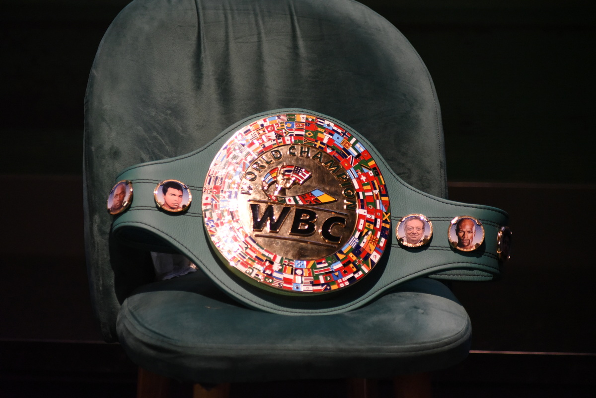 Cinturón que ganó Lester Martínez como campeón interino de peso supermediano del Consejo Mundial de Boxeo (CMB). Foto: La Hora/ José Orozco.