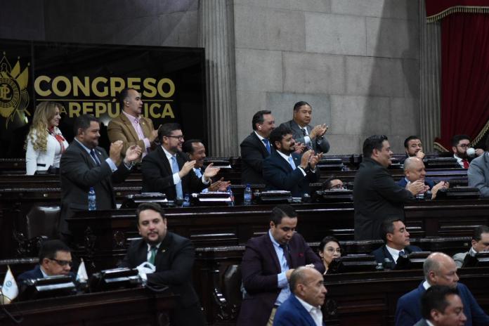 Diputados del Congreso de la Republica celebran la eleccion de magistrados del Tribunal Supremo Electoral. Foto La Hora: José Orozco