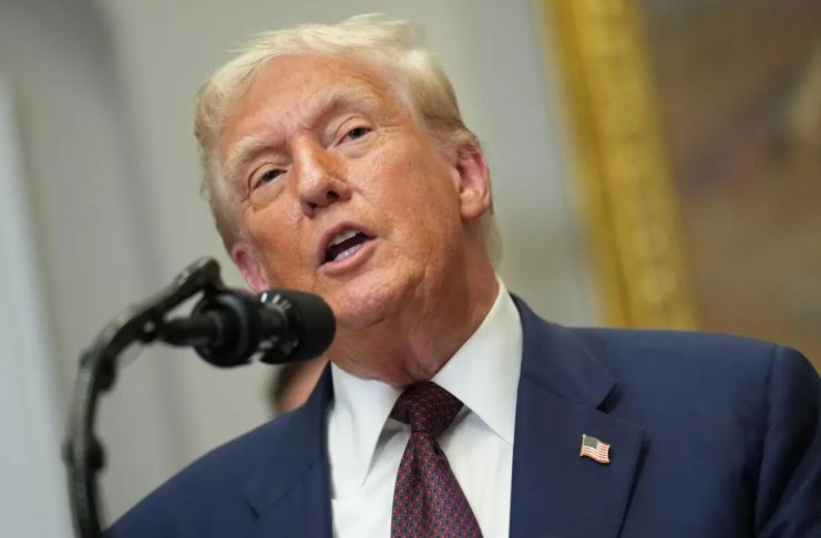 El presidente Donald Trump firmó una orden ejecutiva para limitar el voto por correo en las próximas elecciones de noviembre. Foto La Hora: EFE