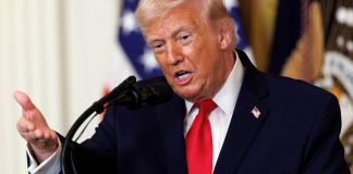 Trump califica como "uno de los más poderosos de la historia" el bombardeo contra la Isla de Kharg, la "joya de la corona" petrolera de Irán. Foto La Hora: EFE