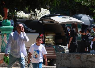 El ataúd dorado de casi USD24 mil en el que El Mencho fue enterrado