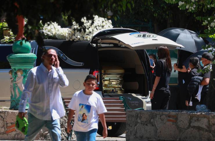 El ataúd dorado de casi USD24 mil en el que El Mencho fue enterrado