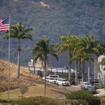 Después de 7 años, la embajada de Estados Unidos en Venezuela iza su bandera. Foto La Hora: EFE
