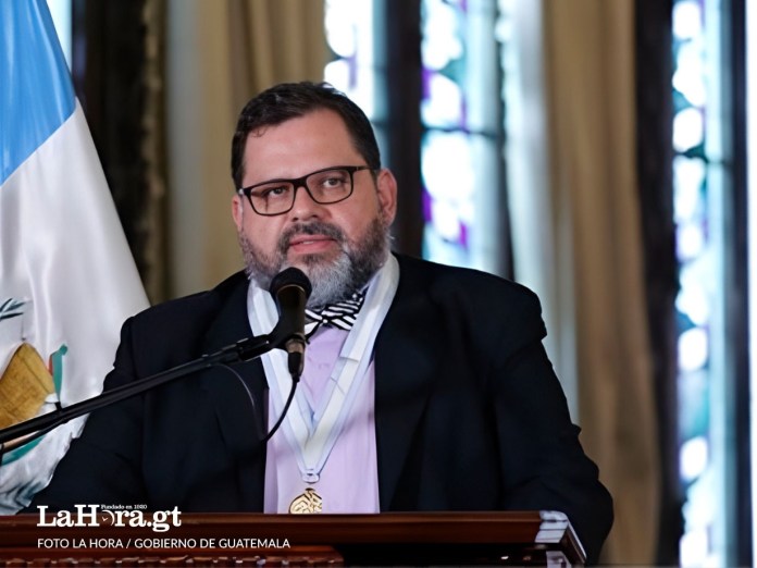 Escritor francisco mendez - gobierno 11