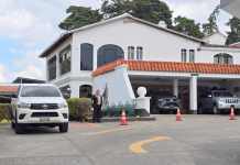 Por ordenes de autoridades del OJ, se impidió el acceso a los medios de comunicación a las pruebas psicométricas de aspirantes a fiscal general. Foto La Hora: Sergio Osegueda