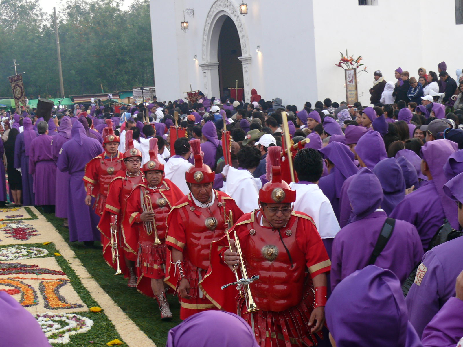 Escuadrón de romanos en cortejo procesional.FOTO: Sergio Vasquez