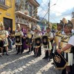 Fanfarrias de escuadrón de romanos durante cortejo procesional: Milton Argueta