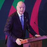 El presidente de la FIFA, el italiano Gianni Infantino, habla durante la inauguración de la exposición 'Álbum épico' este sábado.