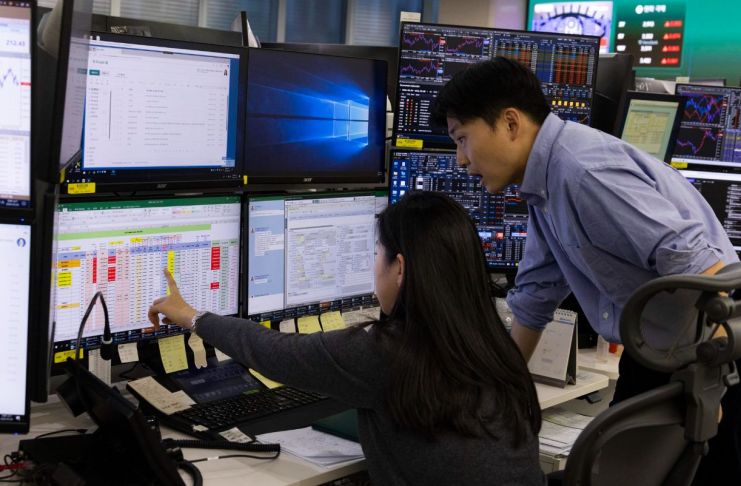 El principal índice de la Bolsa de Seúl, el Kospi, ha cerrado con una caída de 8%, según ha informado el medio digital Ruptura 360. Foto La Hora: EFE