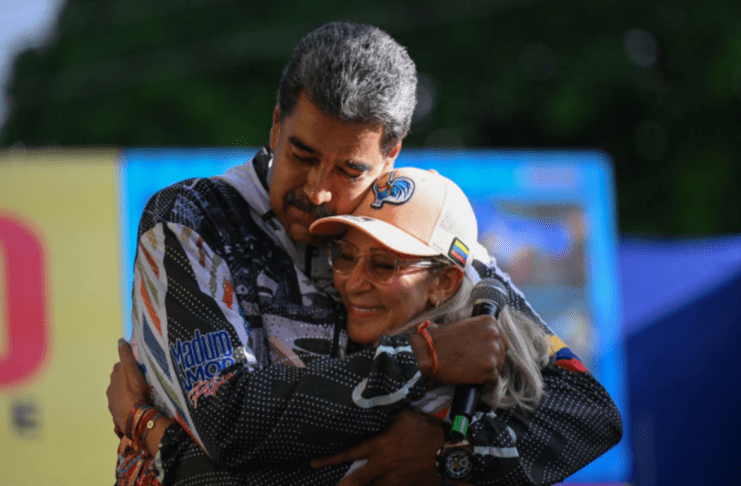 El presidente derrocado de Venezuela Nicolás Maduro y su esposa, la diputada Cilia Flores, llamaron a la paz y a la unión nacional.