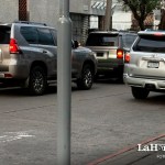 Vehículos en reunión en un edificio de oficinas medicas de la zona 10 capitalina. Foto: La Hora.