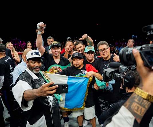 Así celebró Guatemala el triunfo de Lester Martínez. Foto La Hora: ProBox TV.