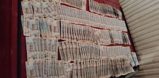 Dinero en efectivo localizado en allanamiento por narcomenudeo en Sololá. Foto La Hora: PNC