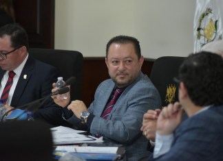 El Minsiterio Público desestimó una denuncia que le diputado José Chic interpuso contra el rector Walter Mazariegos y el juzgado aplazó cuatro meses la audiencia para concoer oposición. Foto La Hora: José Orozco