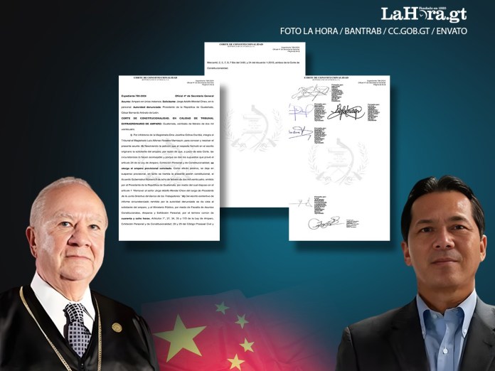 El magistrado Roberto Molina Barreto y el expresidente del Bantrab Jorge Mondal. Foto La Hora: Roberto Altán.