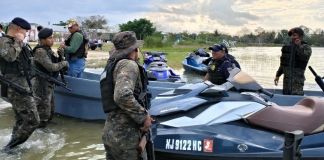 Se identificaron 18 lanchas y tres motos acuáticas cuyos pilotos no portaban licencia, así como siete embarcaciones con licencias vencidas. Foto La Hora: MP