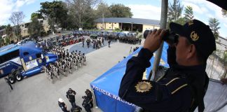 El director de la PNC anunció que más de 7 mil agentes reforzarán la seguridad en procesiones y celebraciones en las playas públicas esta Semana Santa. Foto La Hora: PNC
