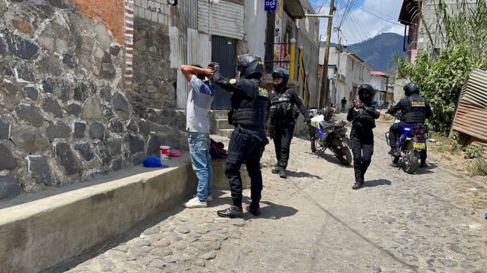 Los más de 43 mil elementos policiales serán distribuidos en varios puntos turísticos del país para la Semana Santa. Foto La Hora: PNC