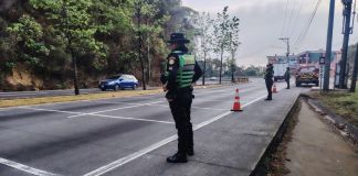 Desde el viernes 13 de marzo y el fin de semana se llevaron a cabo los 103 operativos en distintos departamentos. Foto La Hora: PNC Tránsito