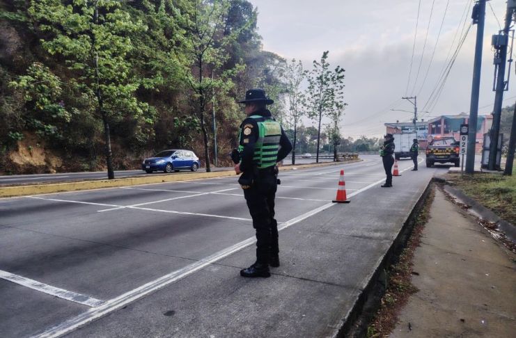 Desde el viernes 13 de marzo y el fin de semana se llevaron a cabo los 103 operativos en distintos departamentos. Foto La Hora: PNC Tránsito