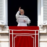 Vatican City (Vatican City State (Holy See)), 08/03/2026.- Pope Leo XIV leads the Angelus Papa León XIV desde la Plaza de San Pedro el 8 de marzo de 2026. Foto La Hora: EFE/EPA/FABIO FRUSTACI