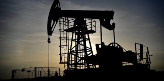 El precio del petróleo superó los 100 dólares por barril tras cumplirse una semana de la guerra entre EE. UU. e Irán.