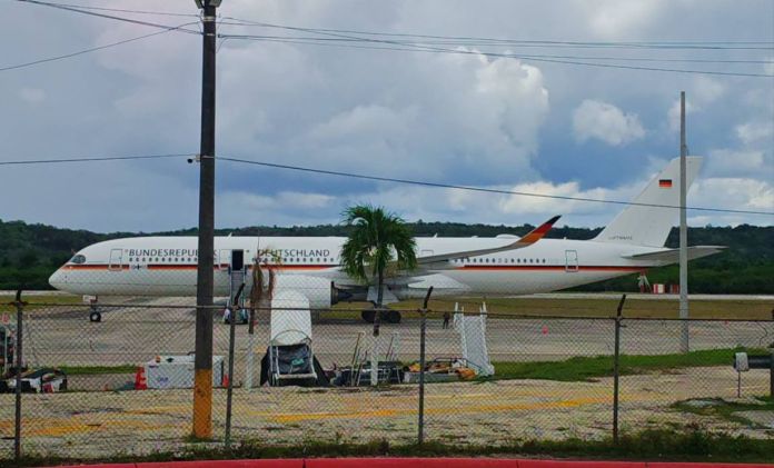 Medios locales han informado de la llegada del presidente de Alemania y su visita al Parque Nacional Tikal. Foto La Hora: Centro de Noticias Petén