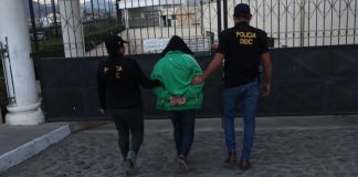 Presunta integrante de la banda criminal "Crucero del Amor" en Quetzaltenango. Foto La Hora: PNC