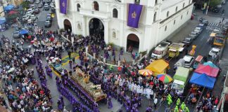 Dos procesiones infantiles ya recorren el centro y a las 4:00 de la tarde sale el de la Rectoría de Santa Teresa. Foto La Hora: Santuario Arquidiocesano del Señor San José
