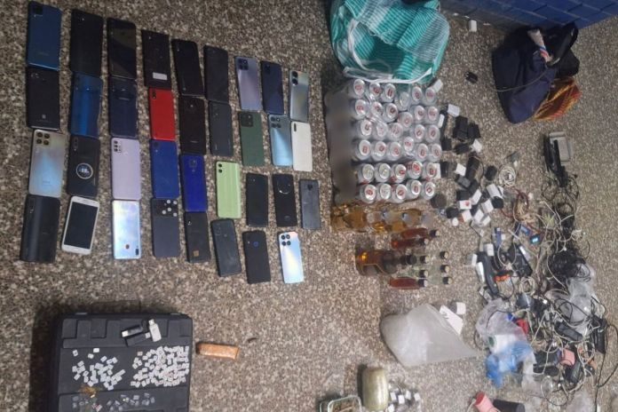 Resultados de requisas en Pavon Resultado de requisas en Pavón. Foto La Hora: Sistema Penitenciario