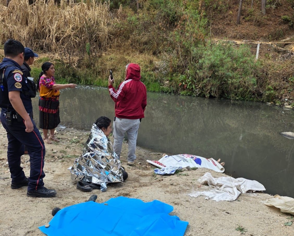 Rio Sepelá en Chichicastenango. Foto La Hora: Bomberos Municipales Departamentales