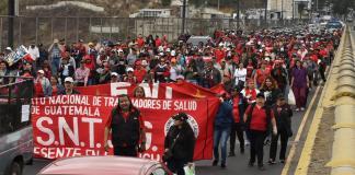 Salud buscará "soluciones viables" para exigencias por reglón 011 de salubristas manifestantes.