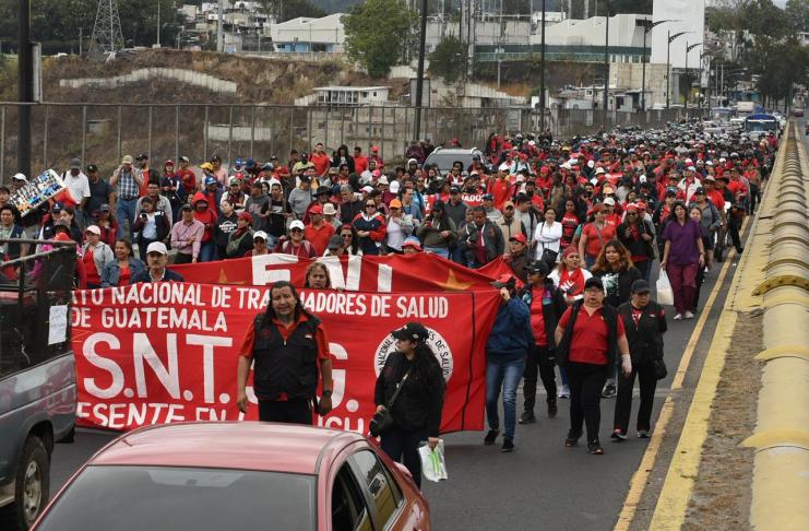 Salud buscará "soluciones viables" para exigencias por reglón 011 de salubristas manifestantes.