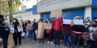 Los salubristas buscan una mejor estabilidad laboral y que reciban un aporte salarial extra. Foto La Hora: archivo