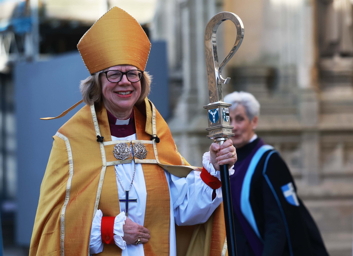 Sarah Mullally se convierte en la primera arzobispa de la Iglesia Anglicana en Canterbury