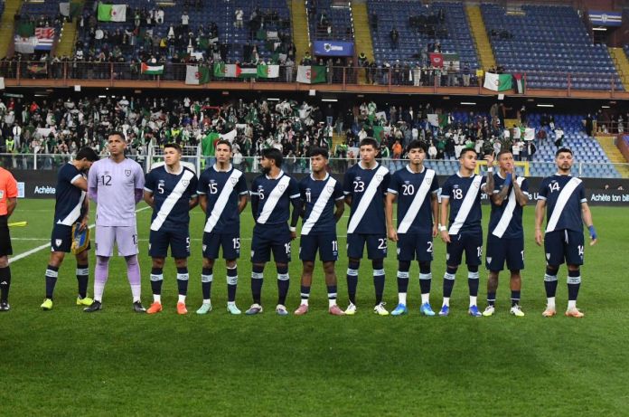El seleccionado guatemalteco cayó 7-0 ante su similar de Argelia en el amistoso internacional. Foto La Hora: FFG