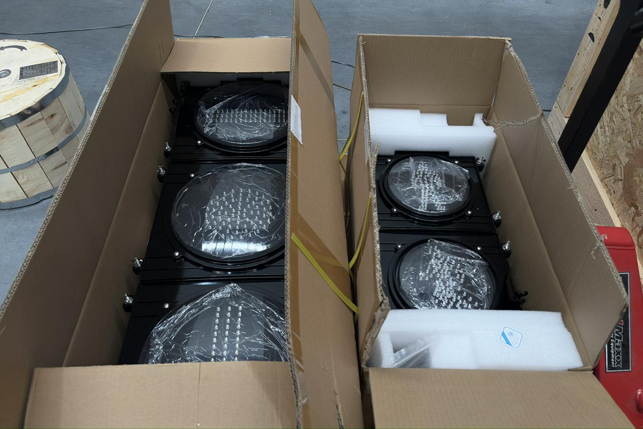 Los semaforo, cuentan con cajas de luces modulares. Foto La Hora: José Orozco.