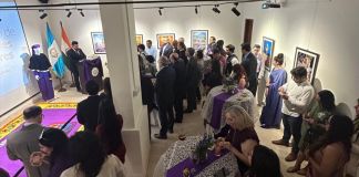 Más de 60 asistentes entre autoridades indias, diplomáticos, historiadores, académicos y miembros de la comunidad guatemalteca en el país participaron en la exposición. Foto La Hora: Minex