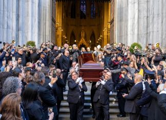 Con una misa en la Catedral de San Patricio se despidió este lunes al estadounidense de origen puertorriqueño Willie Colón, ícono de la salsa. Foto La Hora: EFE