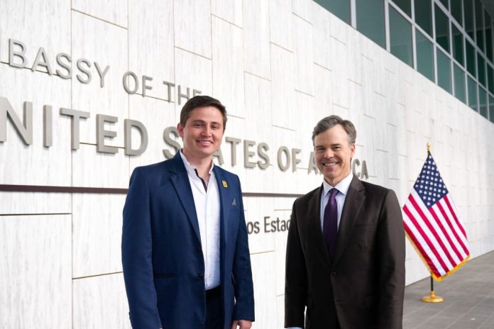 John Barrett y Sebastián Siero se reúnen tras confirmar su reelección como presidente de la Anam.