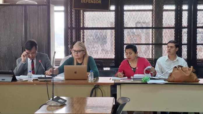 El Tribunal Cuarto de Sentencia Penal inició el juicio en contra de otros dos implicados en el incidente que terminó con la vida de Hansel Szarata. Foto La Hora: Sergio Osegueda